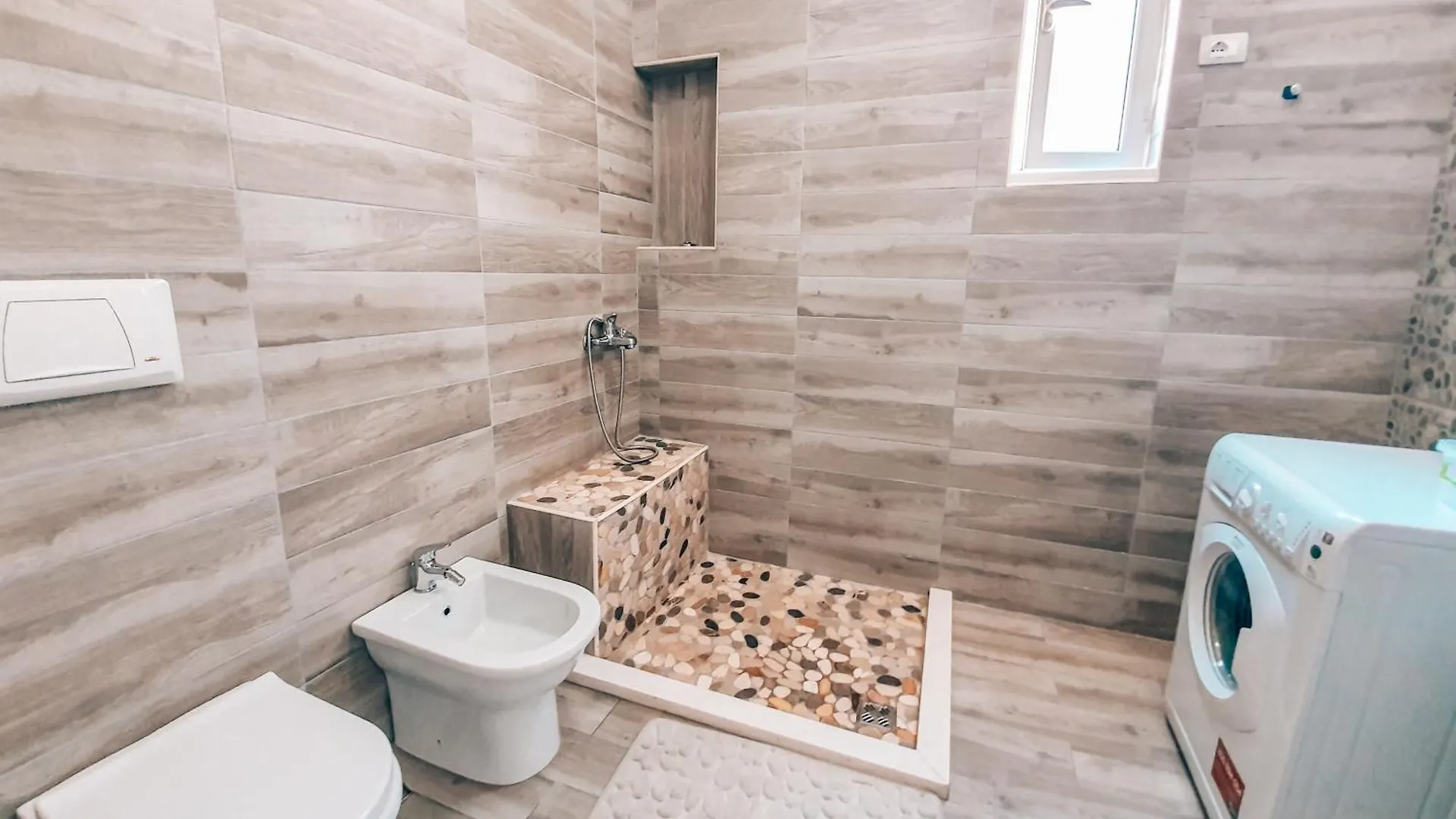 Aqua Holiday Apartments Vlore